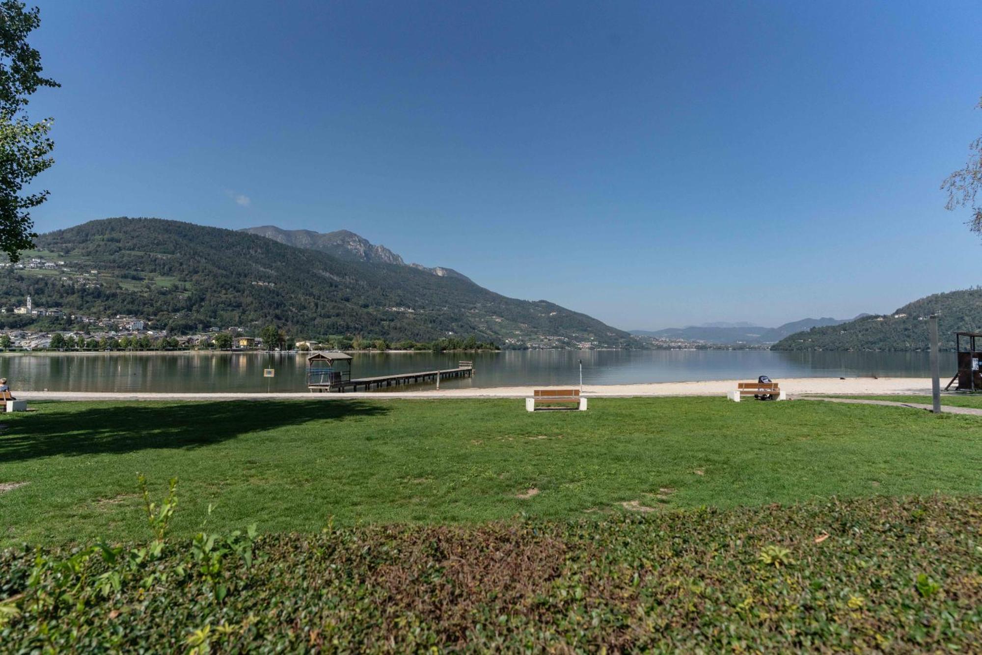 La Gemma Sul Lago Calceranica al Lago Eksteriør bilde
